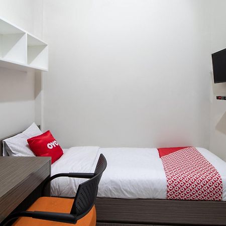 Oyo 3253 Sofia Residence Telukjambe 外观 照片