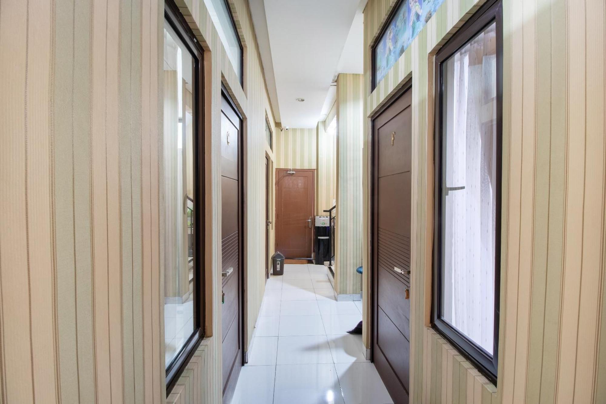 Oyo 3253 Sofia Residence Telukjambe 外观 照片