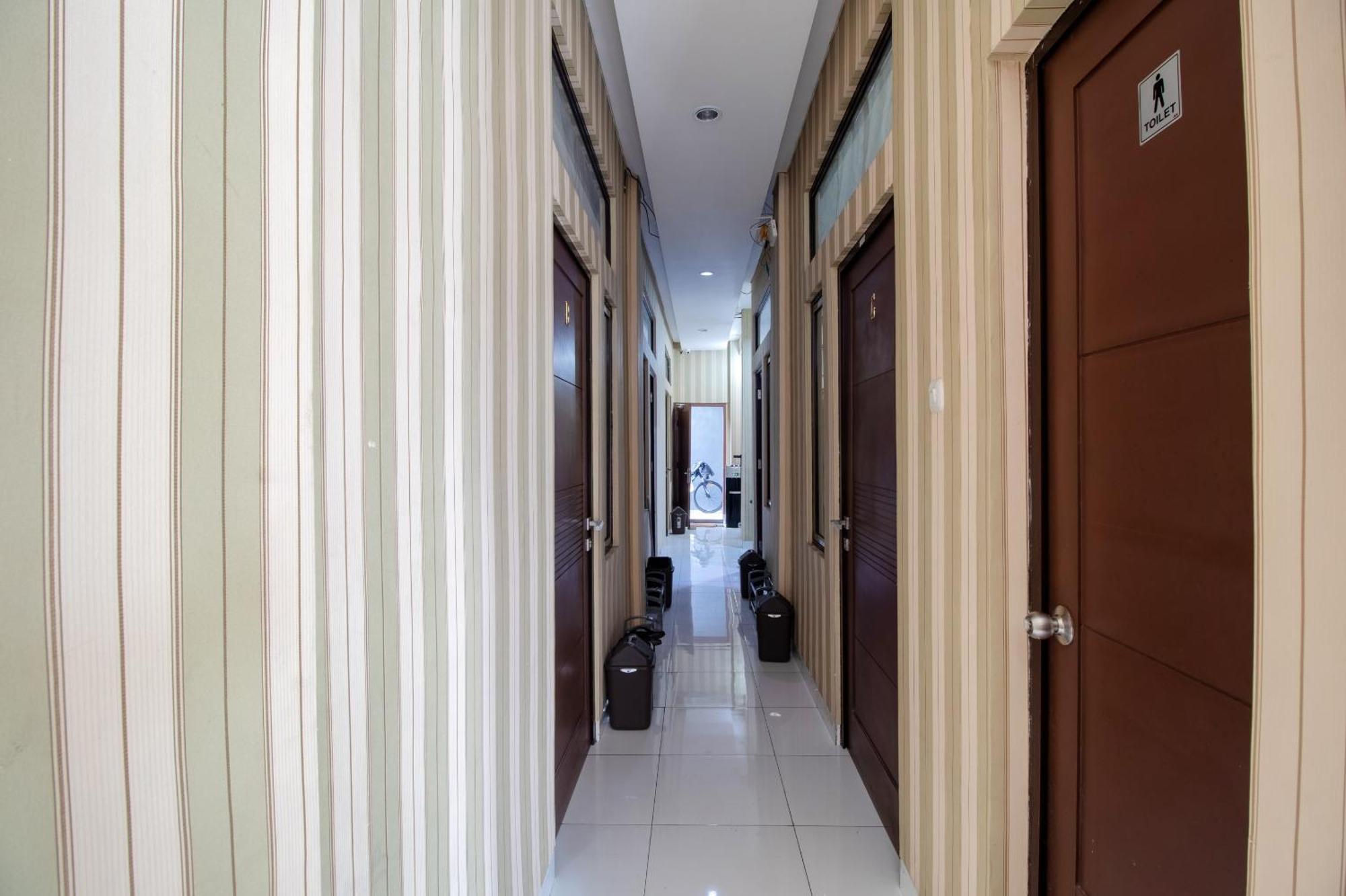 Oyo 3253 Sofia Residence Telukjambe 外观 照片
